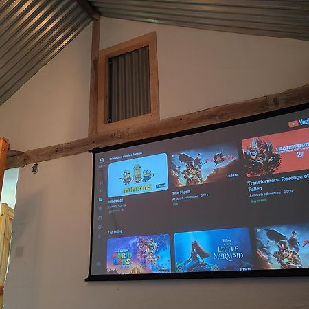 The Bothy Near Tenby, Big Projector Screen, Four-Poster Bed, On-Site Hot Tub Access Via Spa Pack, Breakfast Zewnętrze zdjęcie